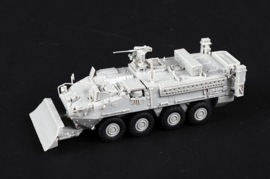 Trumpeter | 07456 | M1132 Stryker Engineer Squad Vehicle w/SOB | 1:72