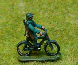 EWM | Dutinf12 | 3 Dutch infantry on Bicycle | 1:72