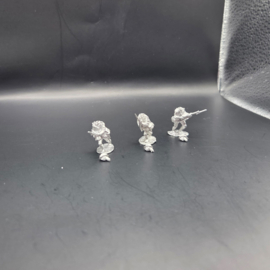 EWM | DutInf05 | Infantryman Attacking with Rifles & Bayonets | 1:72