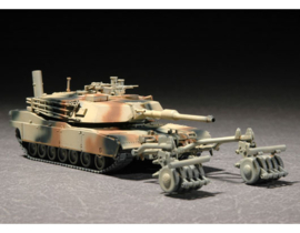 Trumpeter | 07278 | M1A1 Abrams with mine roller set | 1:72