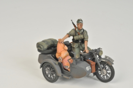 Zvezda | 3607 | German Motorcycle R-12 with Sidecar and Crew | 1:35