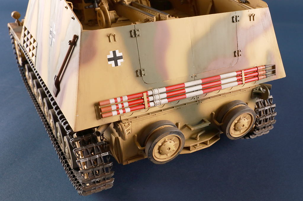 Trumpeter | 00953 | Sd.Kfz.165 Hummel Late | 1:16