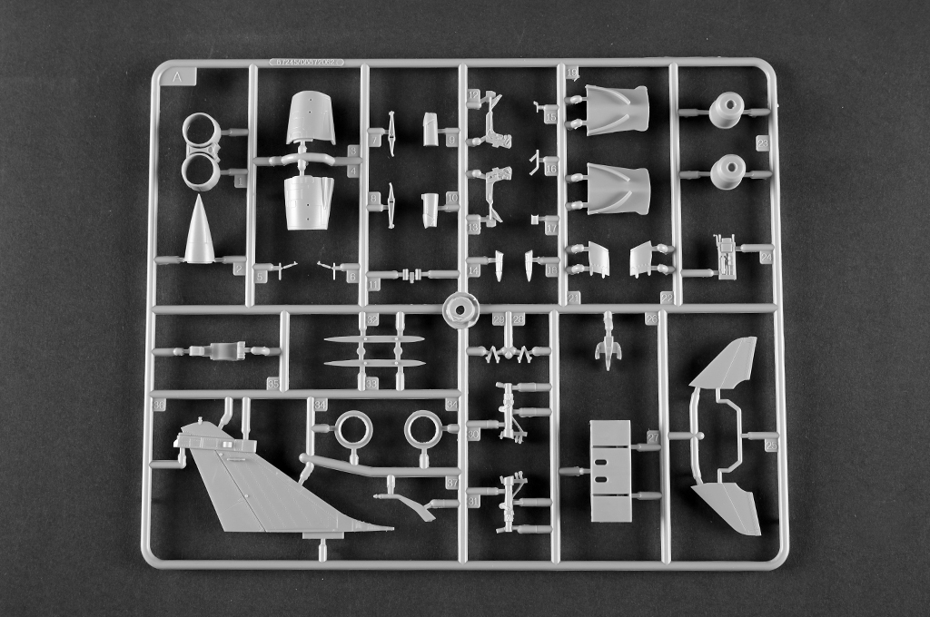 Trumpeter | 01690 | PAF J-10CE Fighter & IAF Rafale 2 in 1 | 1:72