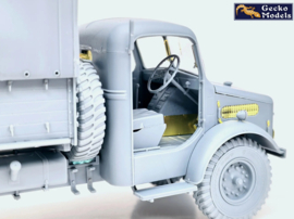 Gecko | 35GM0153 | Bedford OYD Truck 3t 4x2 GS (Wooden Cargo Body) | 1:35