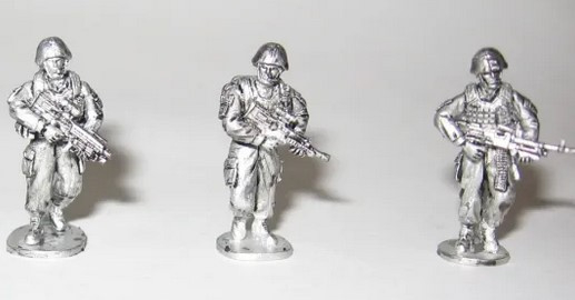 Under Fire Miniatures | Helmand brits on patrol 3x | 1:72