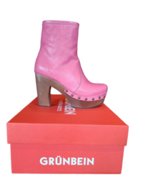 Grünbein Isabell, fuchsia.