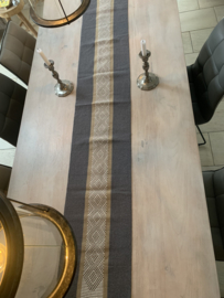 Table runner