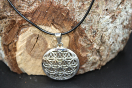 Hanger bloem des levens met bergkristal