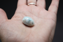 Larimar trommelsteen