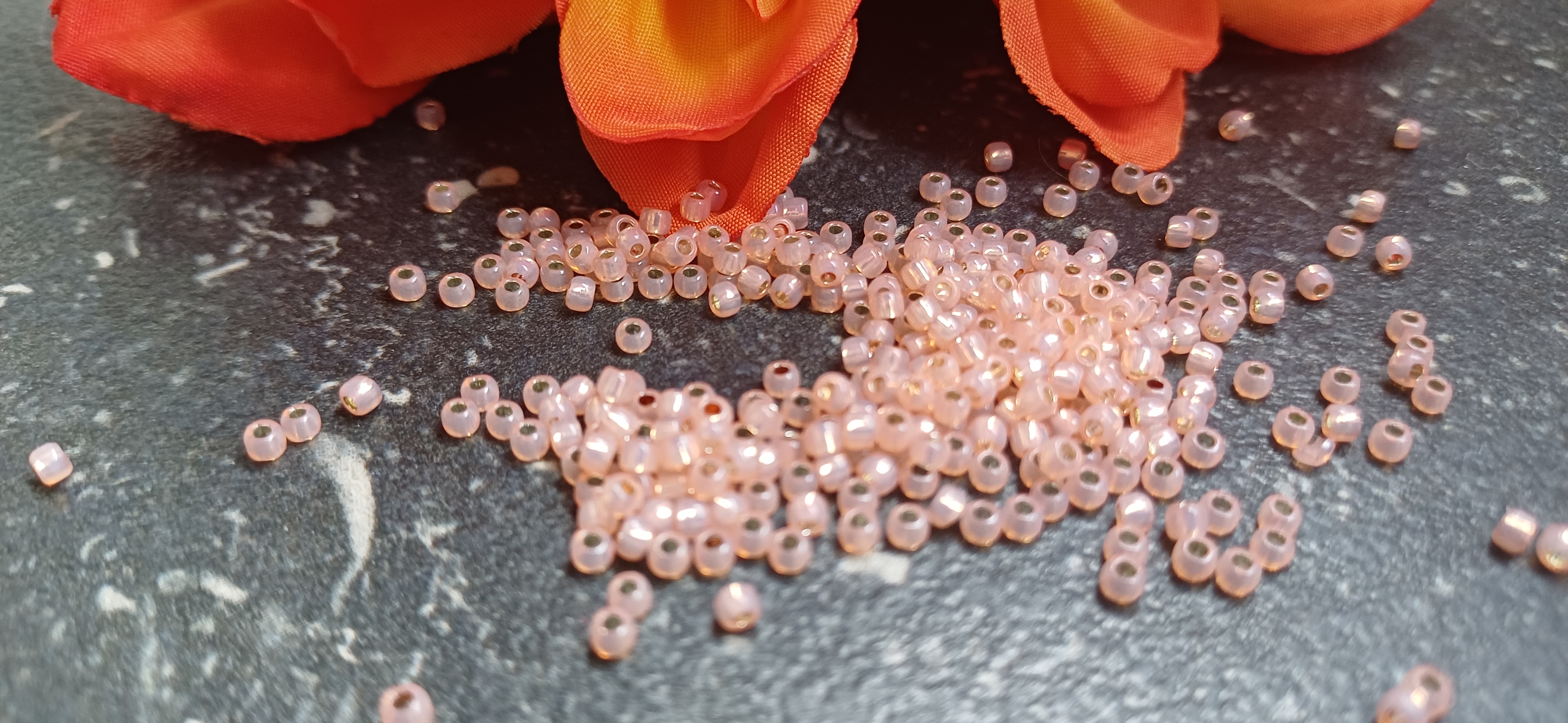 Rocacilles Silverlined Milky peach 11/0, 10 gram