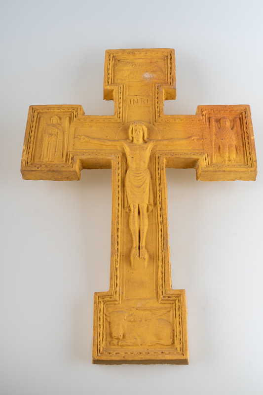 Kruisbeeld met 4 evangelistische  symbolen.