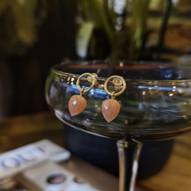 Gouden Oorstekers met Indische Maansteen