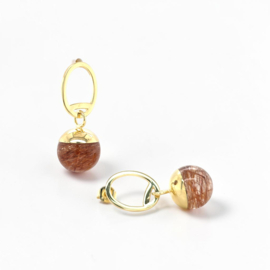 Geelgouden oorbellen met Rutielkwarts