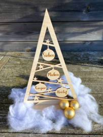 Houten kerstboom met namen