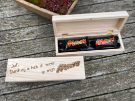 Kistje einde schooljaar met choco, confituur of mars