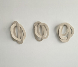 'Hold me' white porcelain