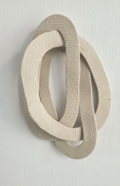 'Hold me' white porcelain