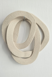 'Hold me' white porcelain