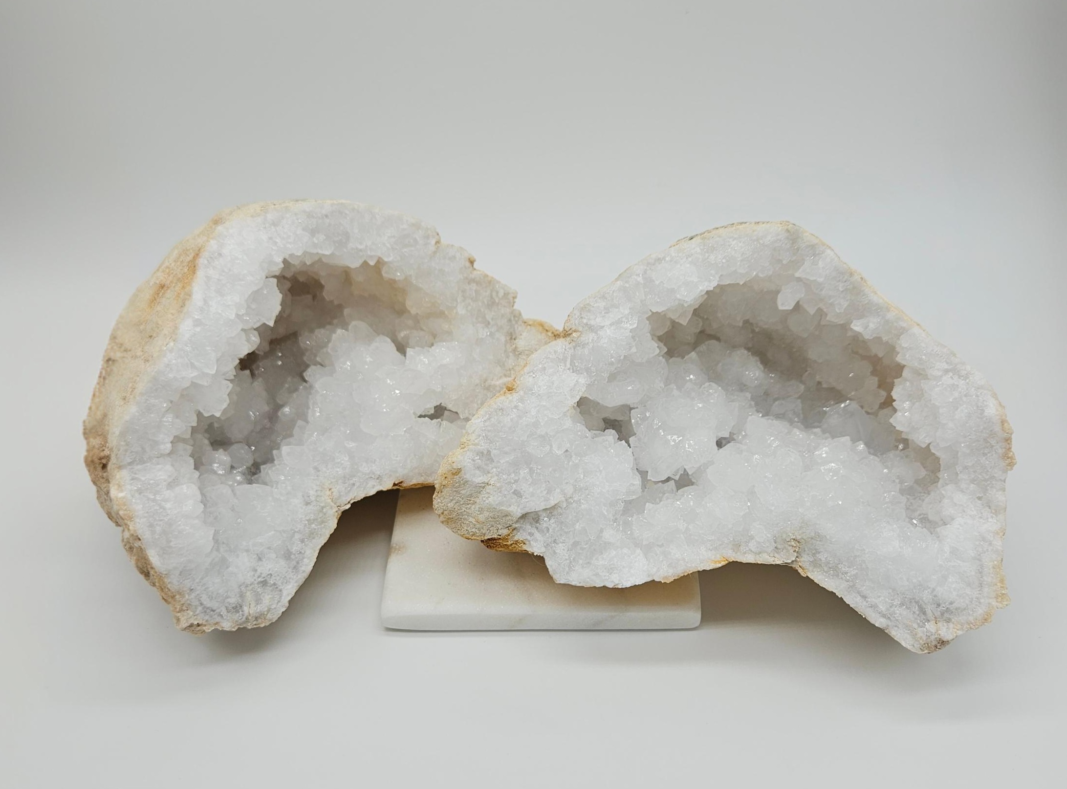 Bergkristal Kwarts Geode uit Marokko (2 helften) 3,567kg Zie Filmpje