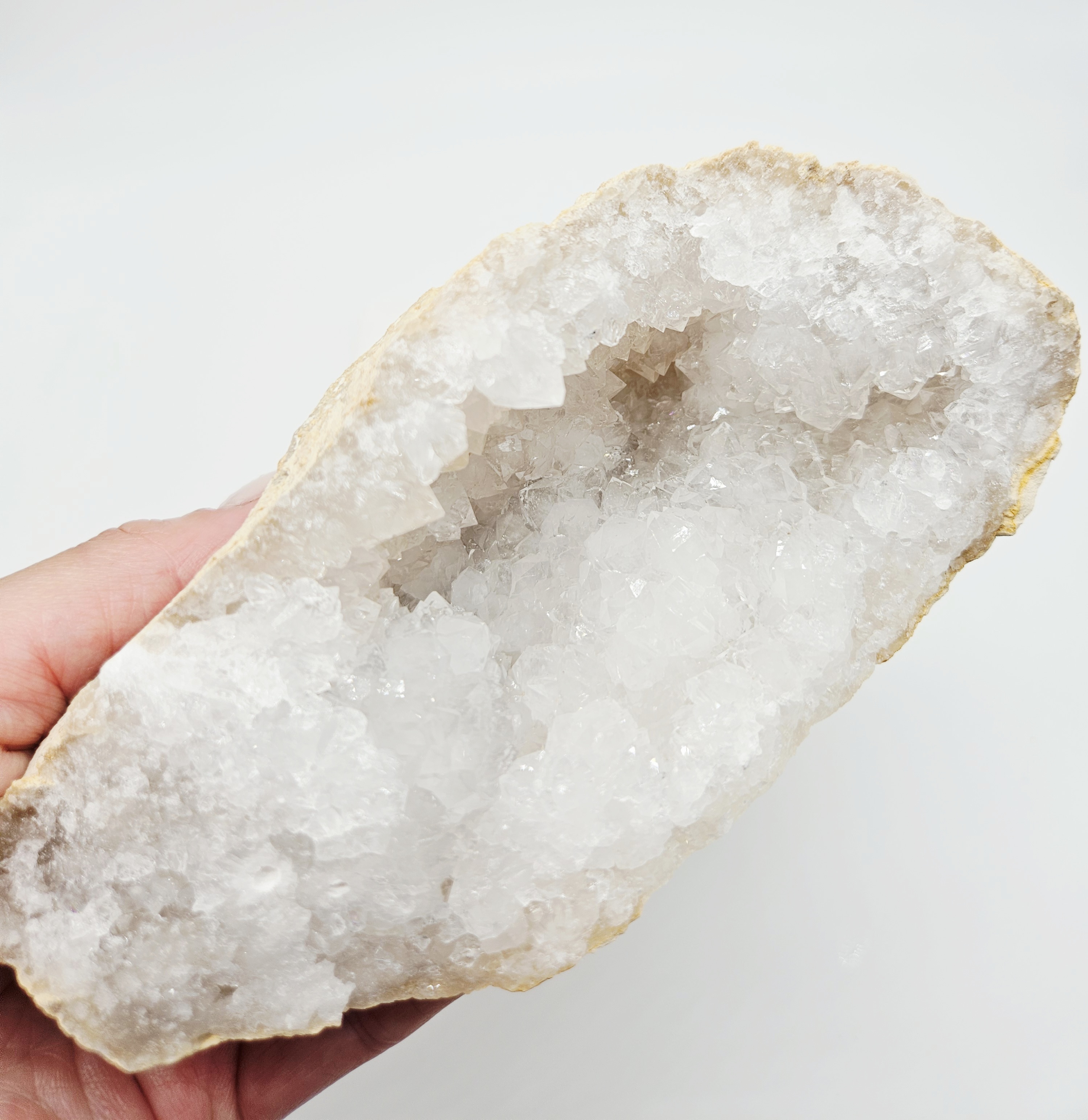 Bergkristal Kwarts Geode uit Marokko (2 helften) 2,204kg Zie Filmpje