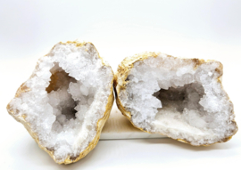 Bergkristal Kwarts Geode uit Marokko (2 helften) 2,750kg Zie Filmpje