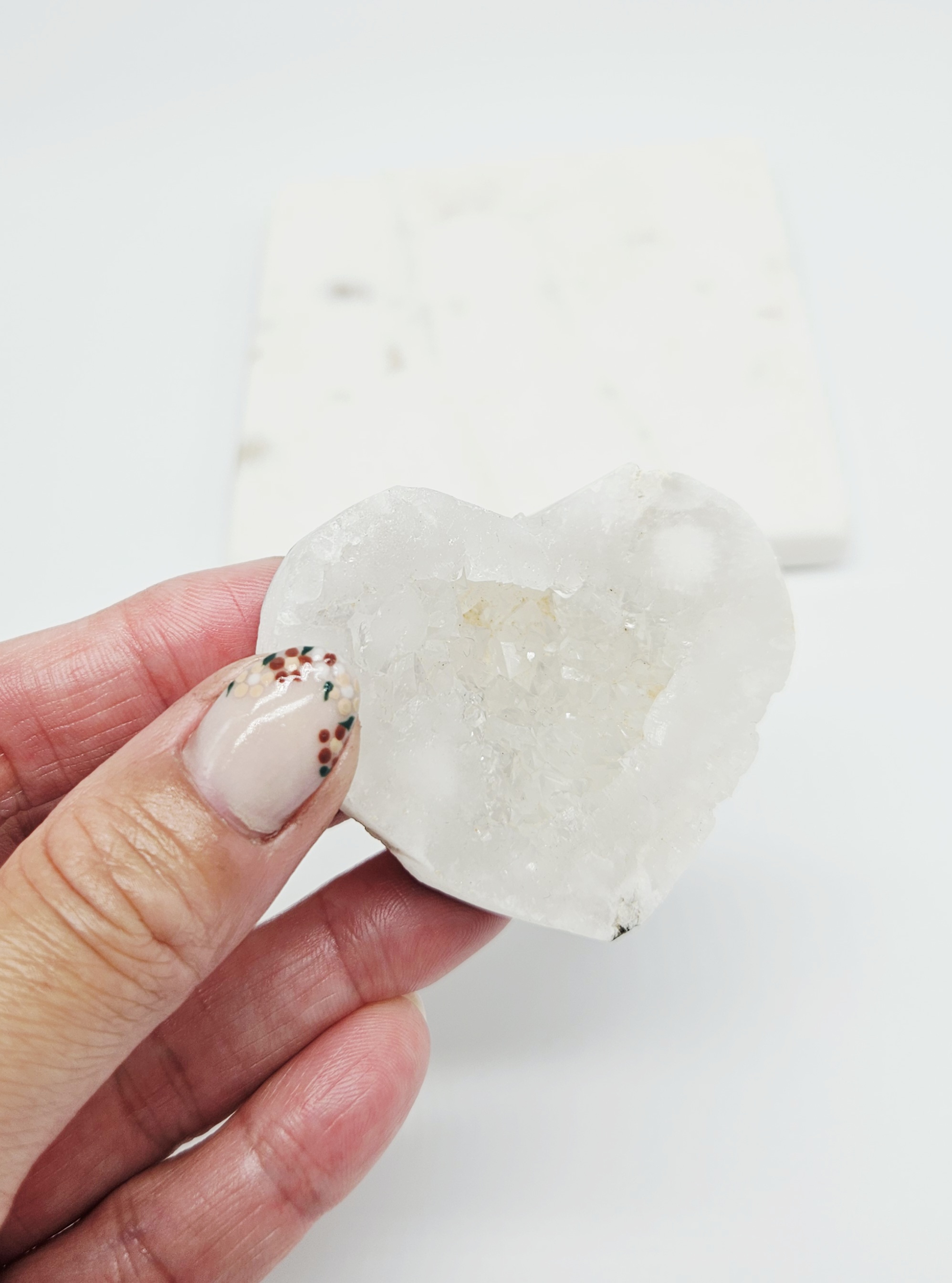 Bergkristal Kwarts Geode Hartje