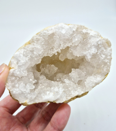 Bergkristal Kwarts Geode uit Marokko (2 helften) zie filmpje