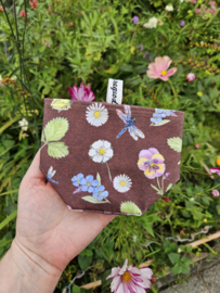 Yarn cosy/yarn sleeve bruin bloemen