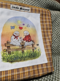 Projectbag met rits Schaapjes op hek ongeveer 28 cm x 28 cm