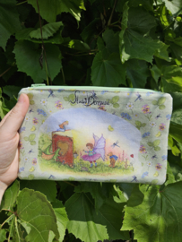 Preorder Etui achtergrond lichtgroen 22 cm breed x 11 cm hoog