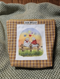 Projectbag met rits Schaapjes op hek ongeveer 28 cm x 28 cm