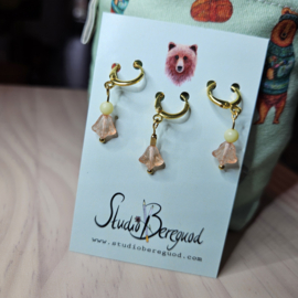 Set van drie steekmarkeerders bloemen