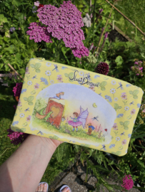 Preorder Etui achtergrond geel 22 cm breed x 11 cm hoog