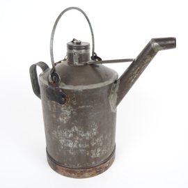 Robuuste vintage petroleumkan / oliekan van stevige kwaliteit