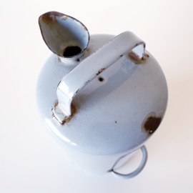Oude emaille petroleumkan  van 2 liter