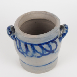 Oude brocante pot van Keuls aardewerk - breed model met decoratieve lussen