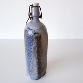Oude steengoed kruik / fles