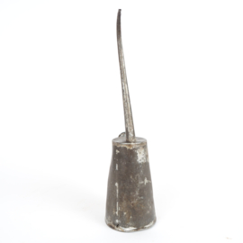 Decoratieve oude vintage oliespuit / oliekan
