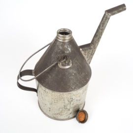 Oude Tsjechische petroleumkan / oliekan van het merk Tomaz
