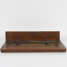 Oude houten kapstok met patina