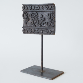 Originele oude Batik stempel uit India - op tentoonstellingsvoet