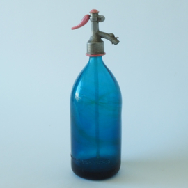 Antieke oude Roemeense spuitwaterfles