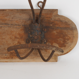 Rustieke brocante kapstok met 2 decoratieve haken