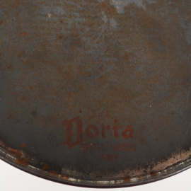 Decoratieve ronde vintage Doria koektrommel uit Italië met historische personen