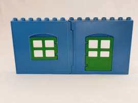 Muur mediumblauw met raam en deur groen Duplo