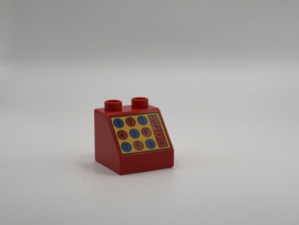 Rekenmachine op schuin blok rood Duplo
