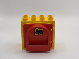 Kozijn geel met brievenbus rood ticket trein 2x4 Duplo