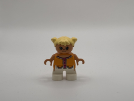 Meisje blond met oranje shirt Duplo