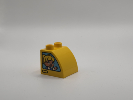 Poppetje creatieve auto’s op half rond blok geel  Duplo