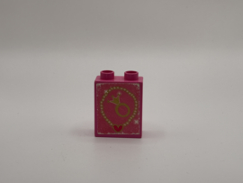 2 nops blok hoog donkerroze met ketting en ring Duplo